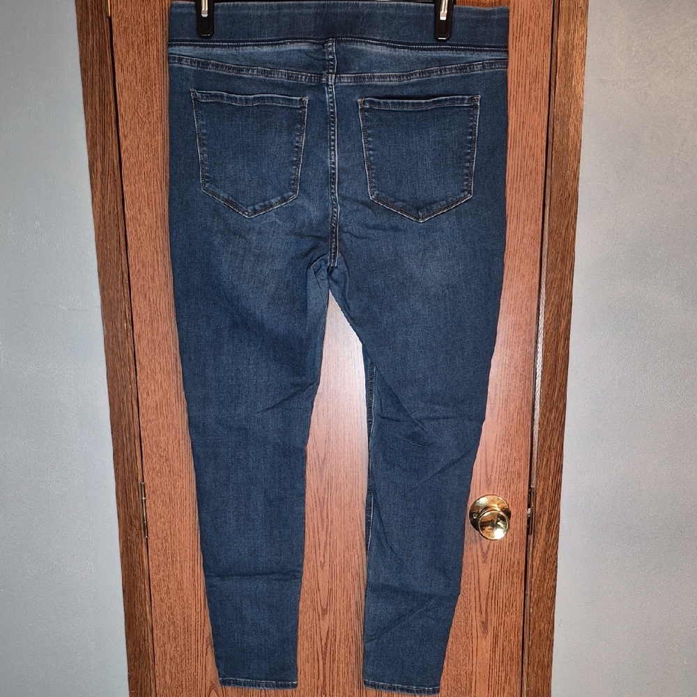Old Navy Rockstar Mid-Rise Skinny Jeggings